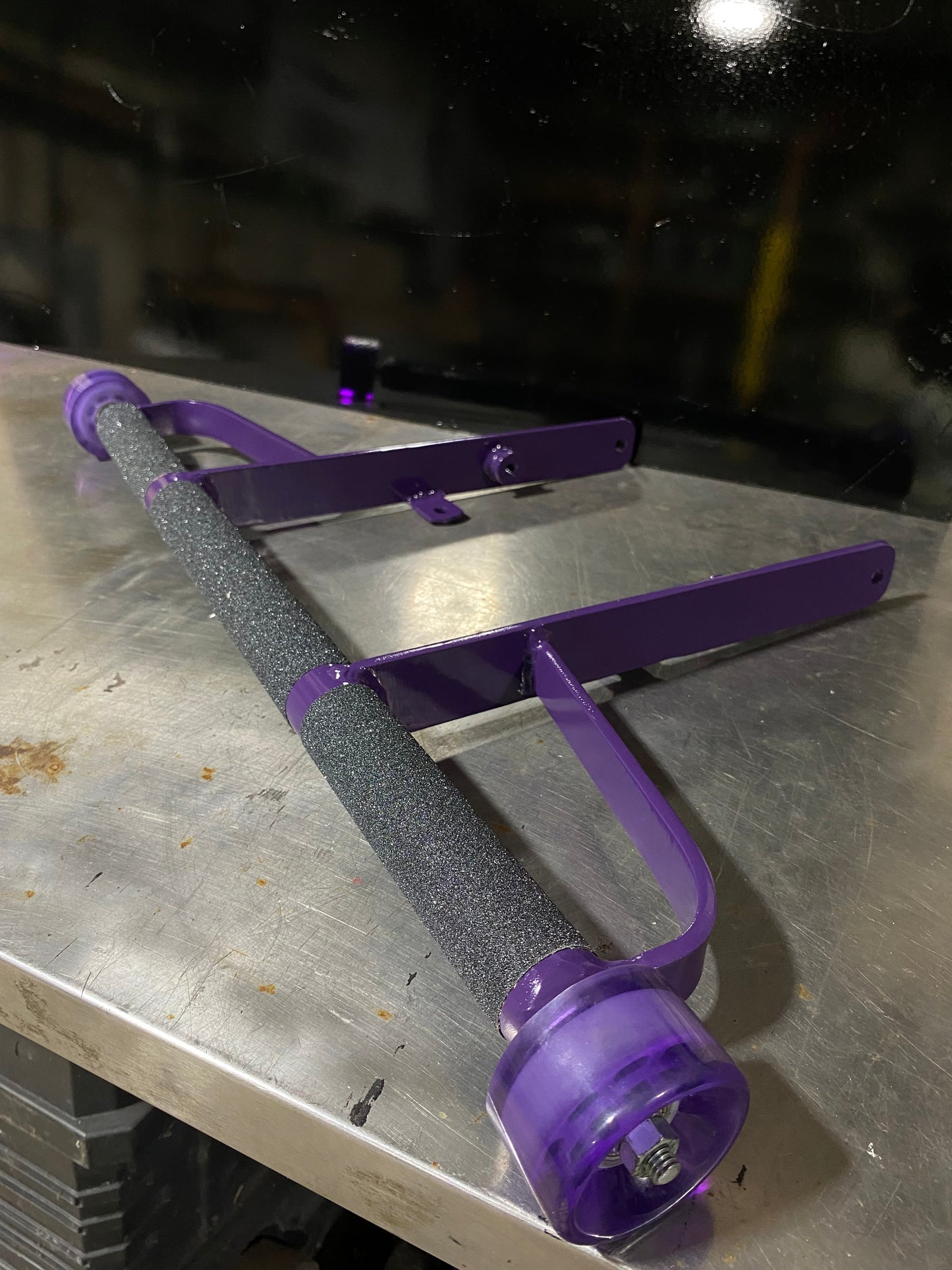 Banshee Grab bar w Wheels